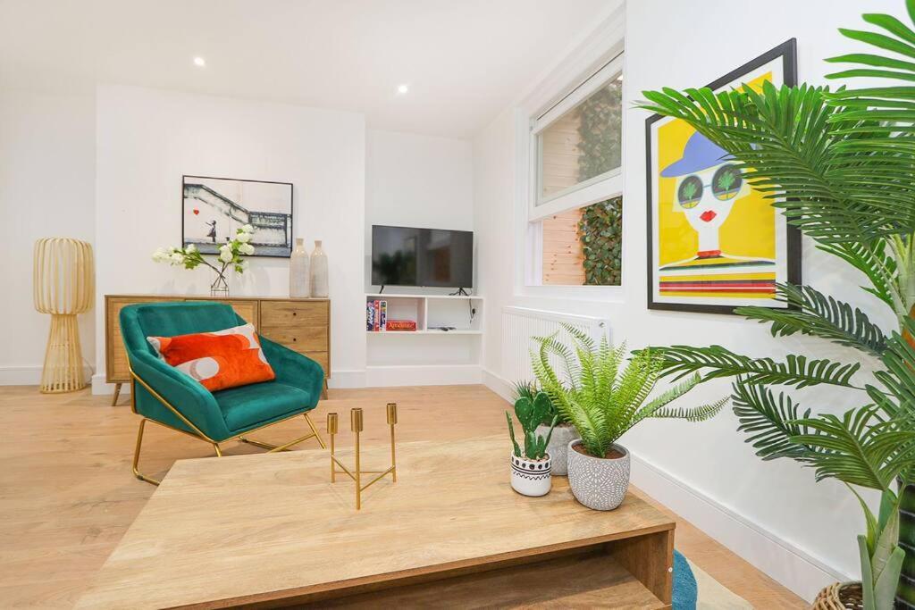 The London Secret, 1 Bed Flat With Patio - Zone 2 Apartment Exterior photo
